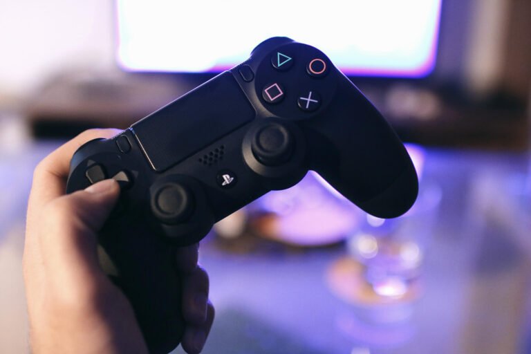technology-joystick-controller-youth-gadget-playing-948574-pxhere.com